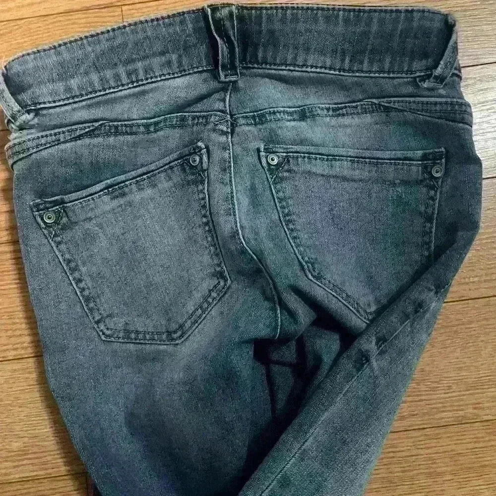 Wit & Wisdom Skinny Jeans - Picture 2 of 2